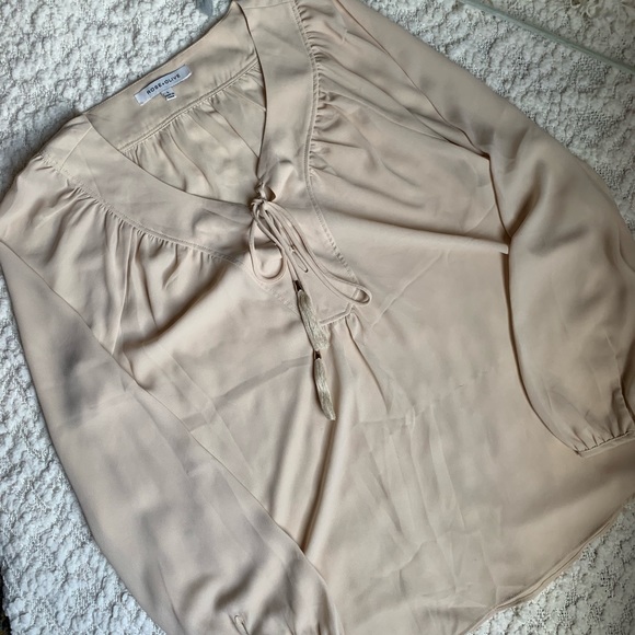 SOLD Rose + olive shirt - Picture 4 of 9